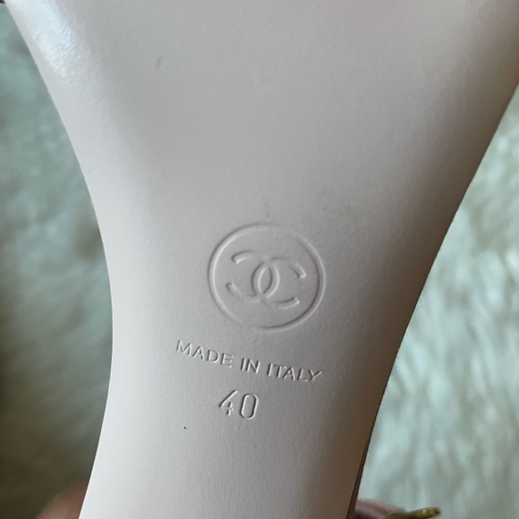 CHANEL Satin Pearl Heels - Picture 5 of 8